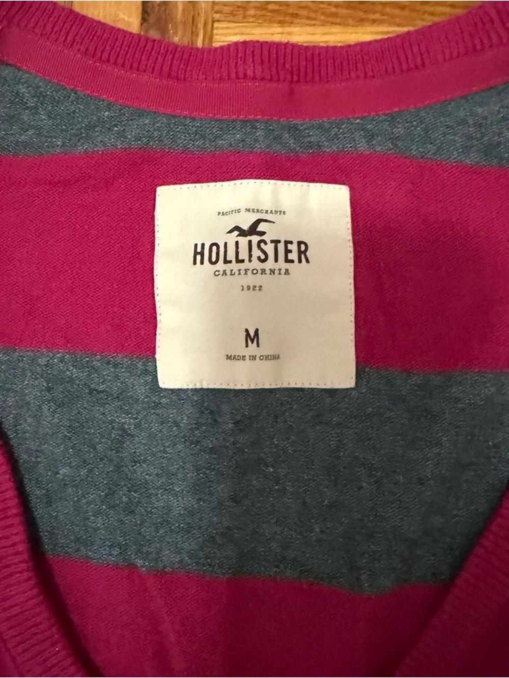 HOLLISTER Sweater - Picture 3 of 3